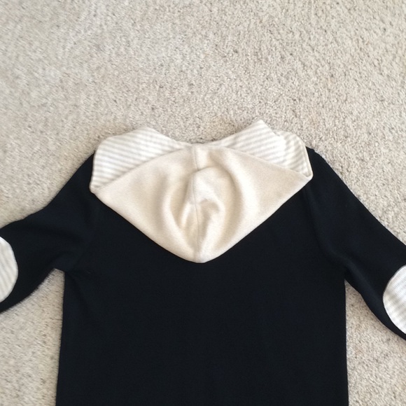 St John Sport Sweater Set - Picture 4 of 7